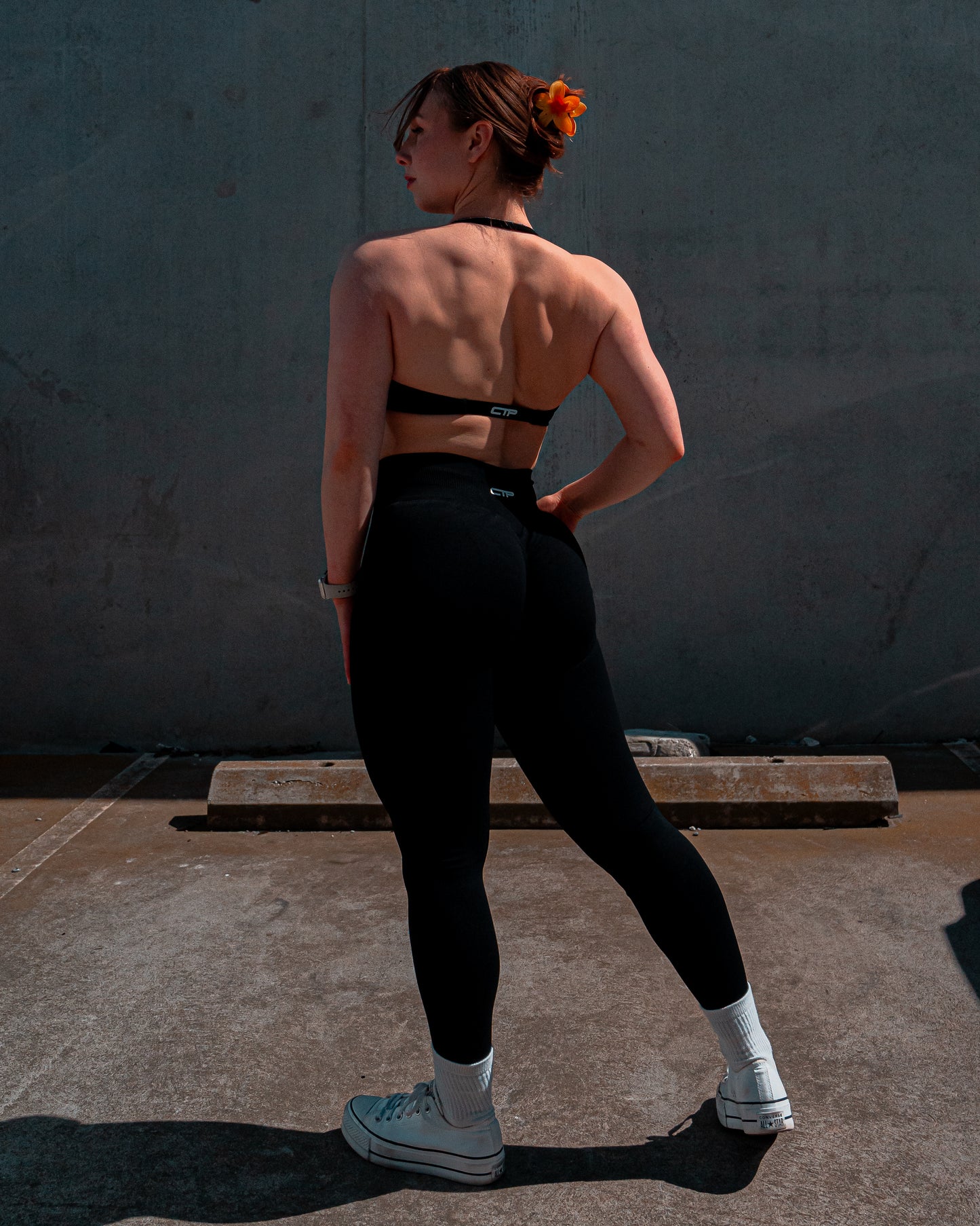CTP “VEGA” SEAMLESS TWIST BRA IN CHARCOAL