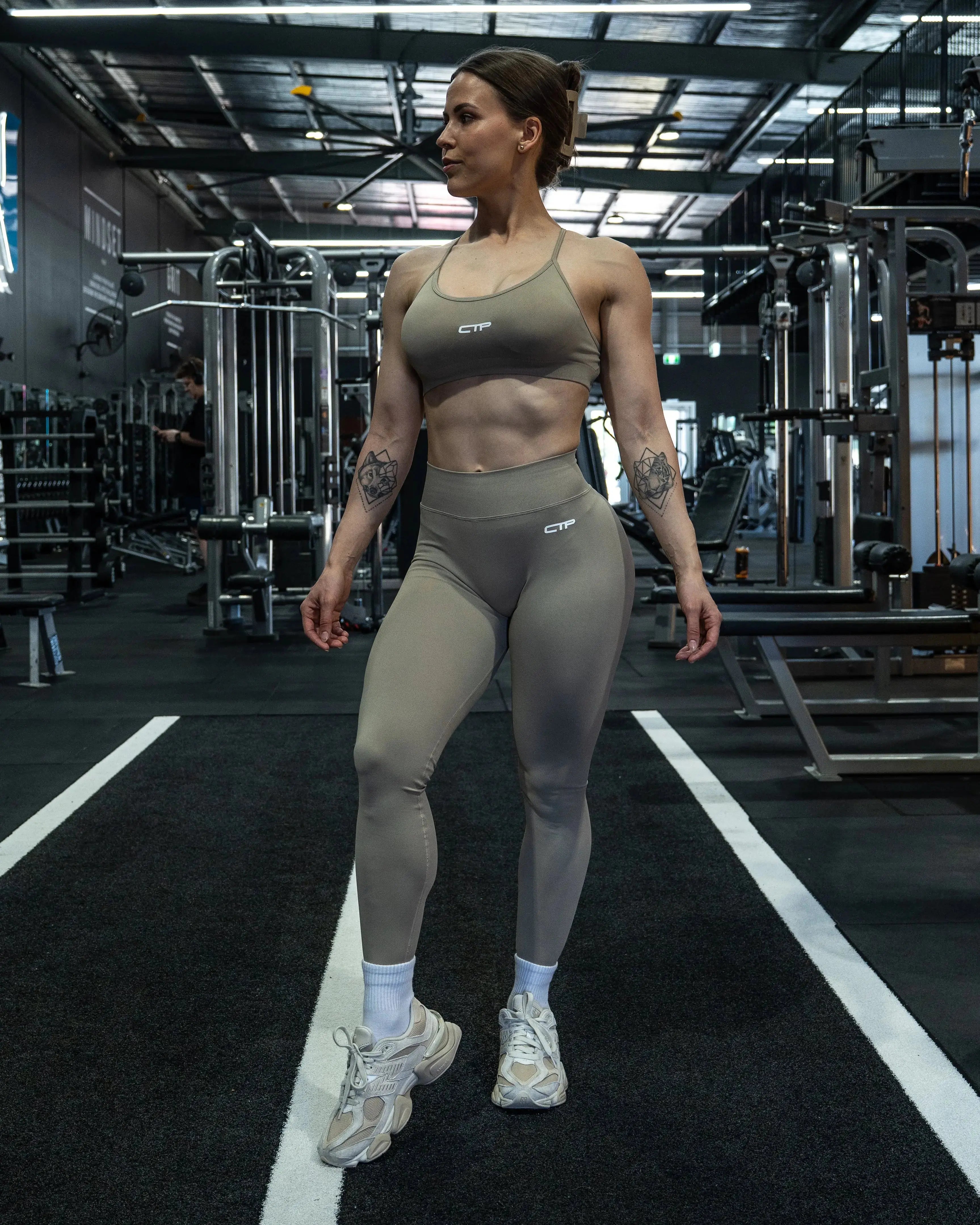 CTP “ELECTRA” SEAMLESS SCRUNCH LEGGINGS IN LATTE COVERTHEPUMP