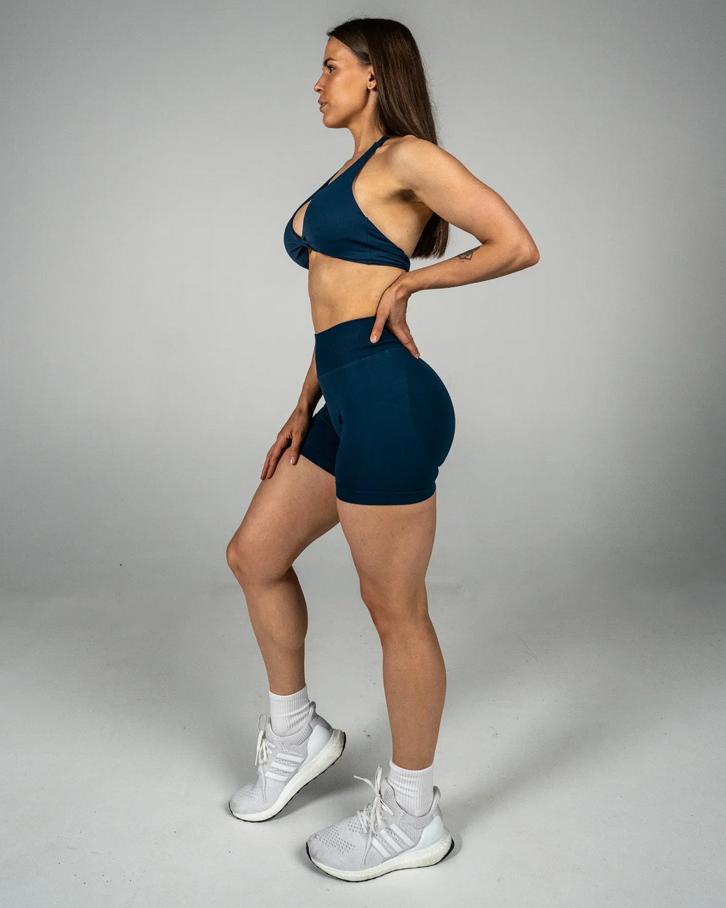 CTP “VEGA” SEAMLESS TWIST BRA IN SAPPHIRE COVERTHEPUMP