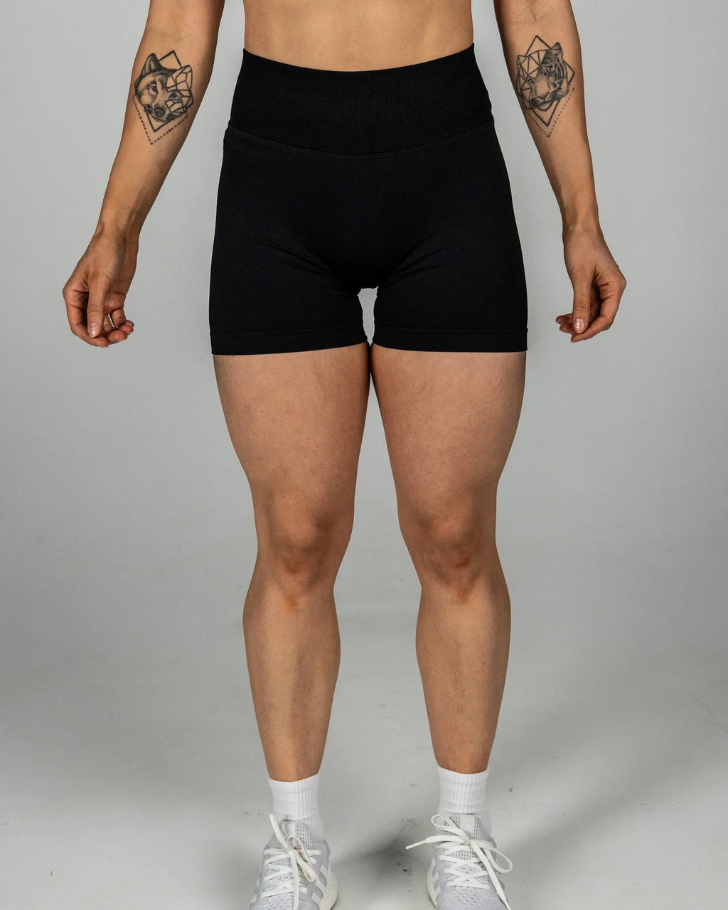 CTP “VEGA” SEAMLESS SCRUNCH SHORTS IN RAVEN COVERTHEPUMP