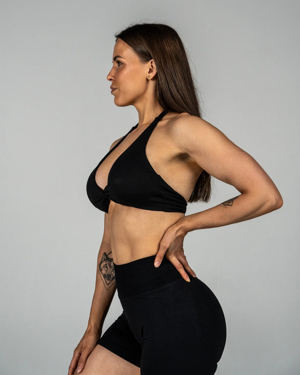 CTP “VEGA” SEAMLESS TWIST BRA IN RAVEN COVERTHEPUMP