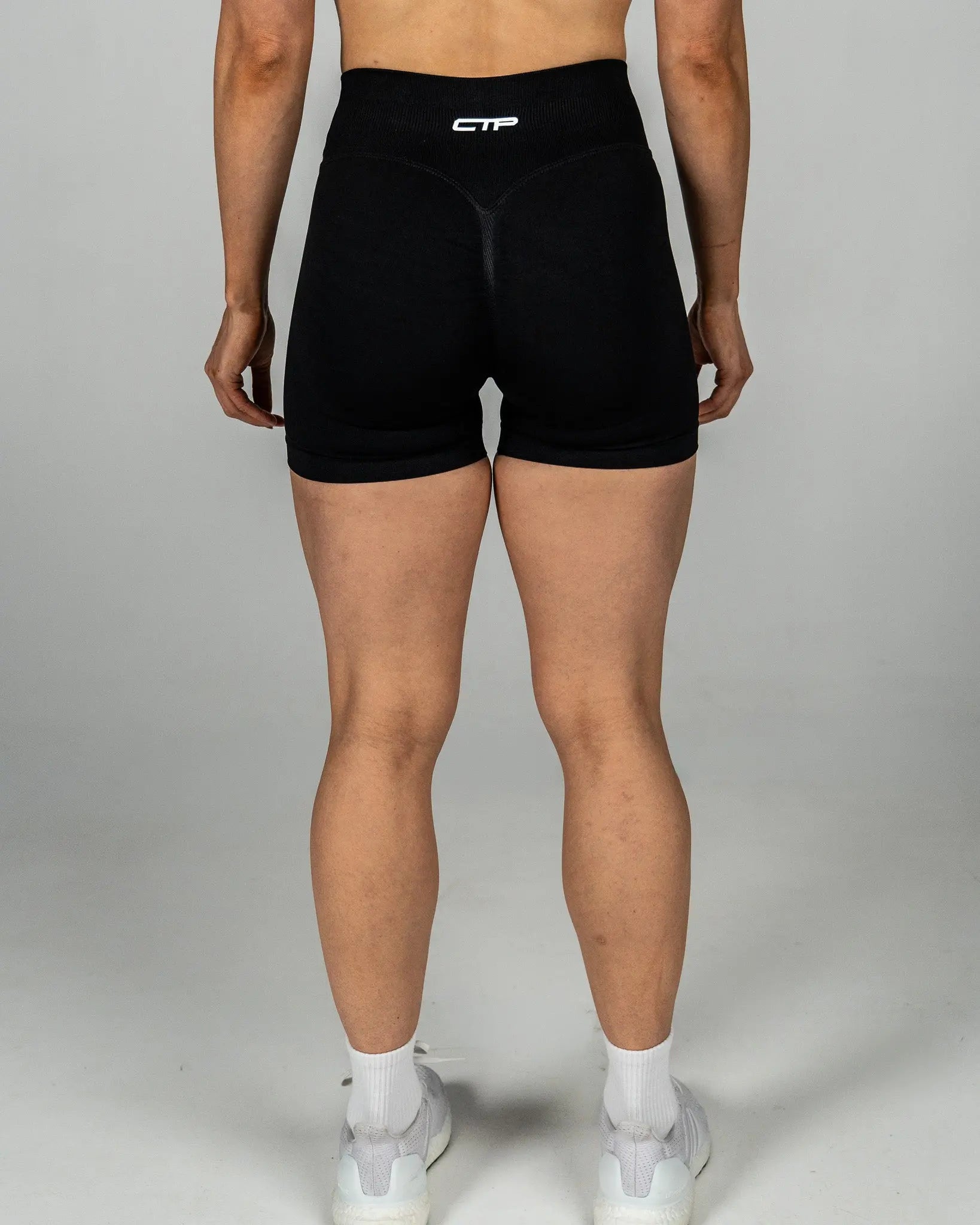 CTP “VEGA” SEAMLESS SCRUNCH SHORTS IN RAVEN COVERTHEPUMP