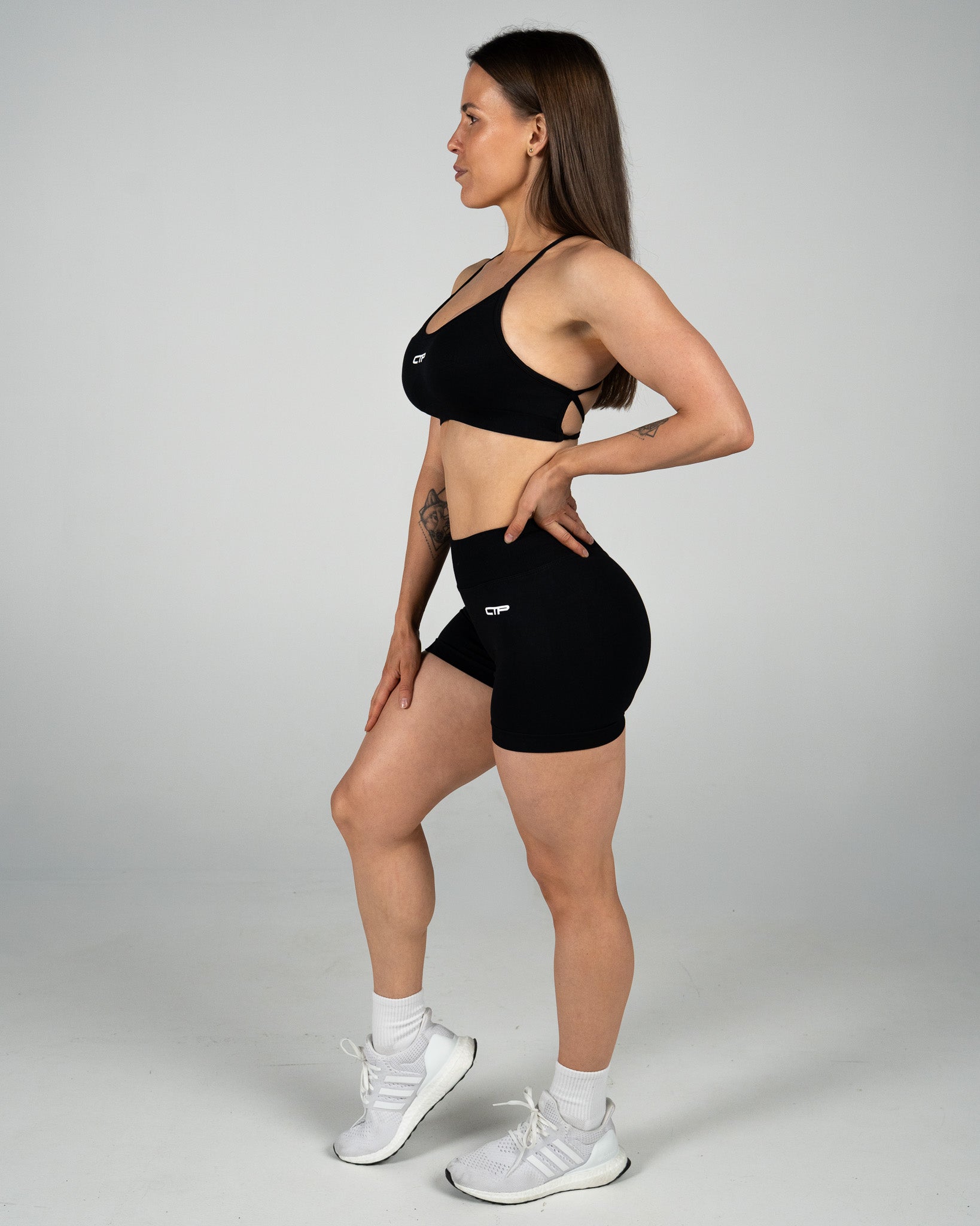 CTP “ELECTRA” SEAMLESS SCRUNCH SHORTS IN RAVEN