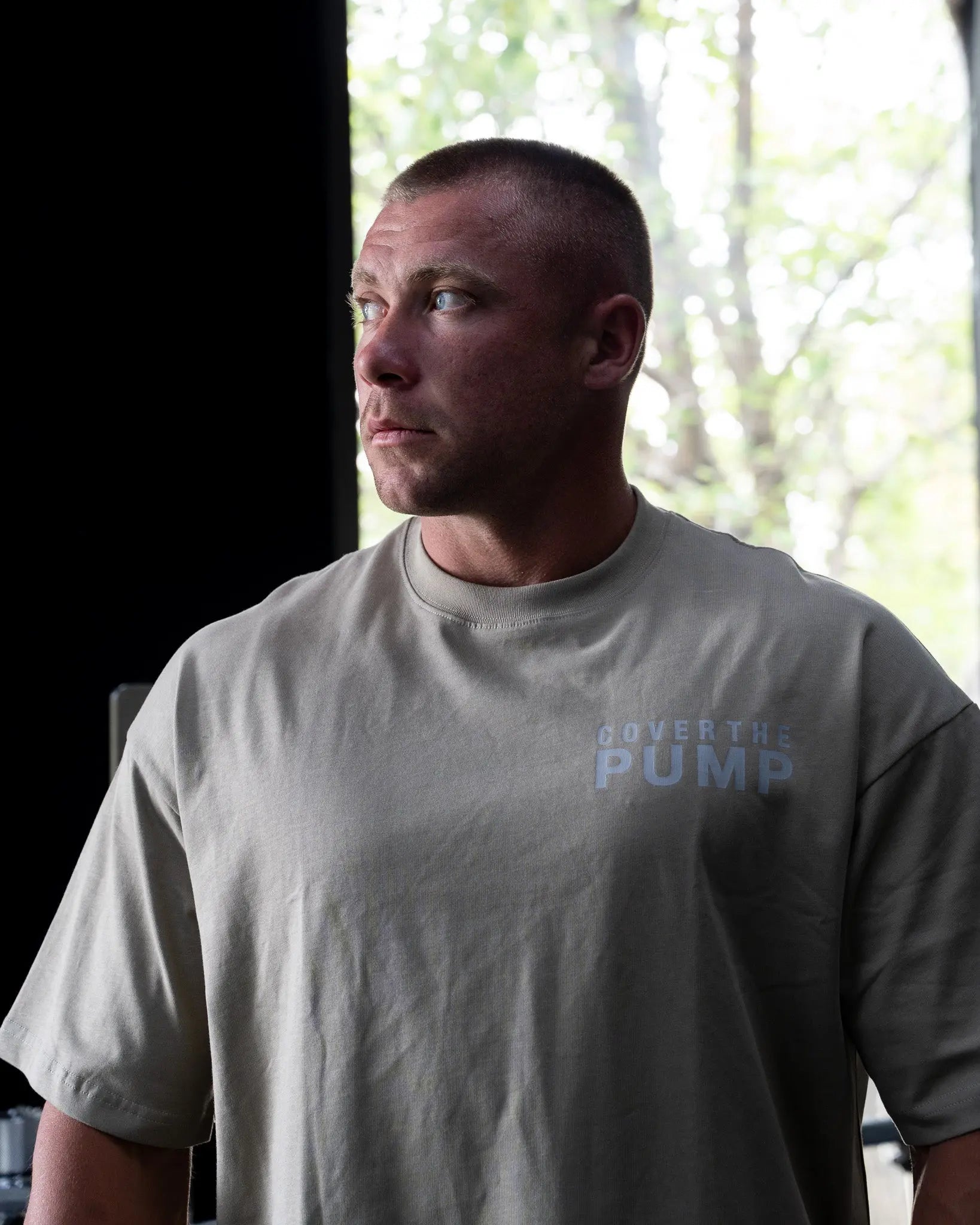 UNCROWNED OVERSIZED TEE IN MINT COVERTHEPUMP