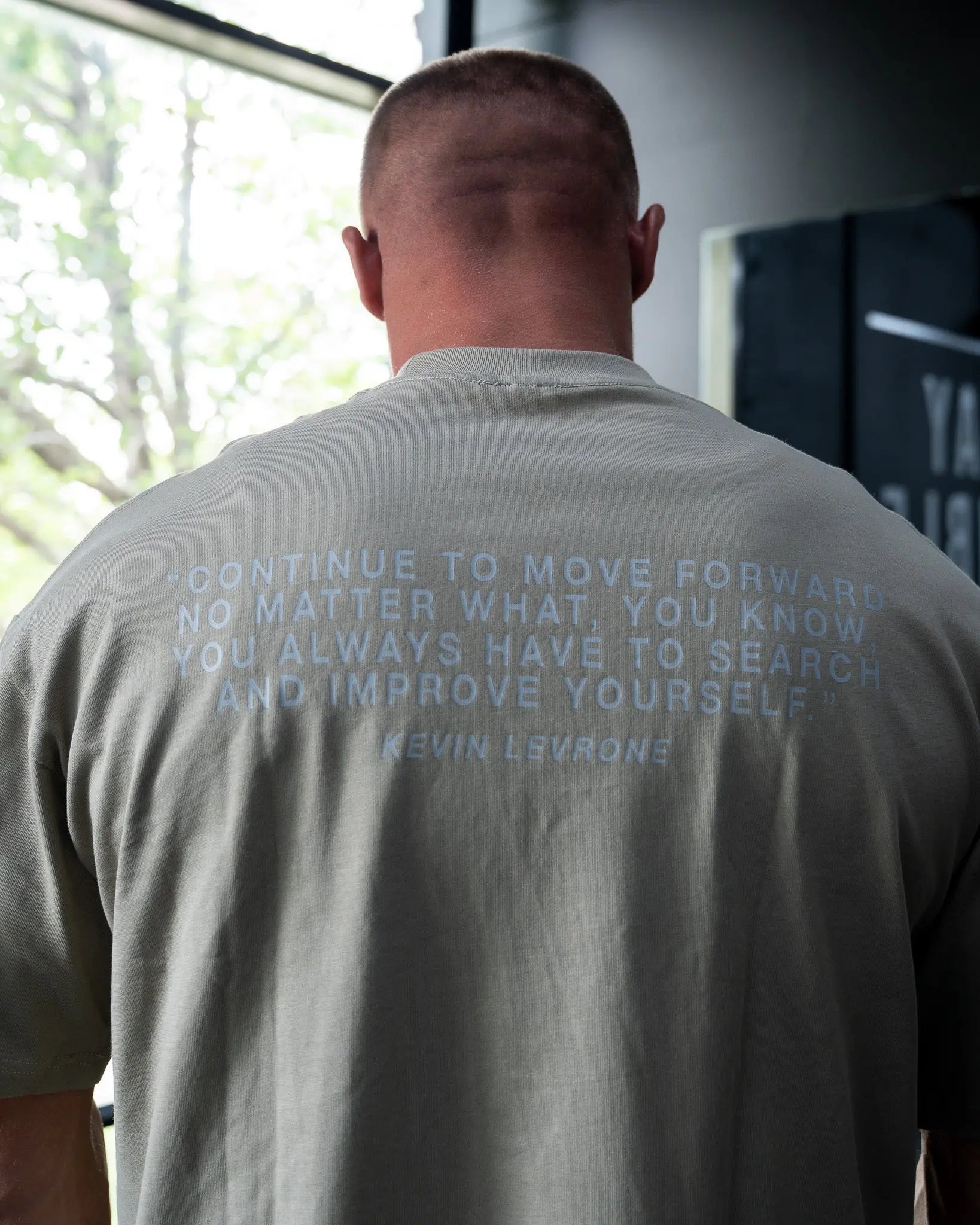 UNCROWNED OVERSIZED TEE IN MINT COVERTHEPUMP