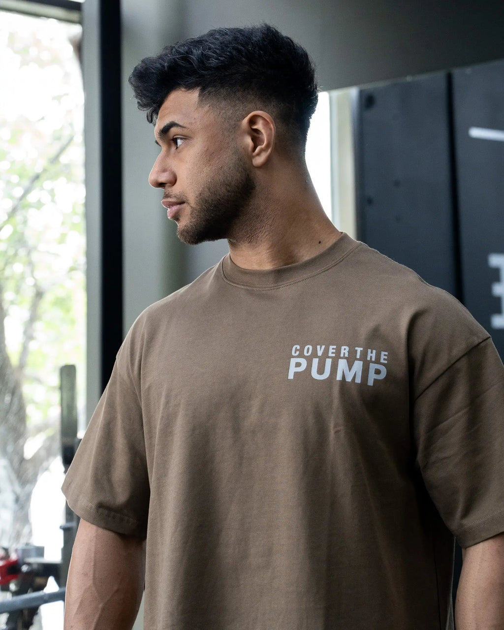 UNCROWNED OVERSIZED TEE IN TIMBER COVERTHEPUMP