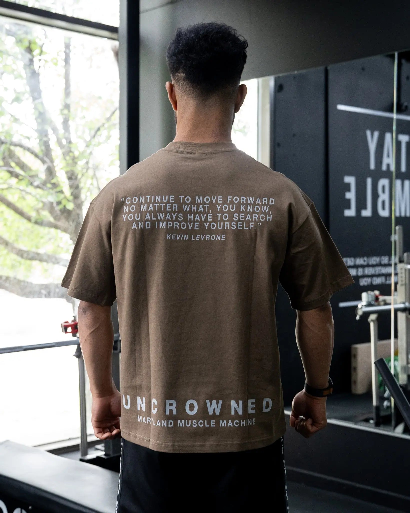 UNCROWNED OVERSIZED TEE IN TIMBER COVERTHEPUMP