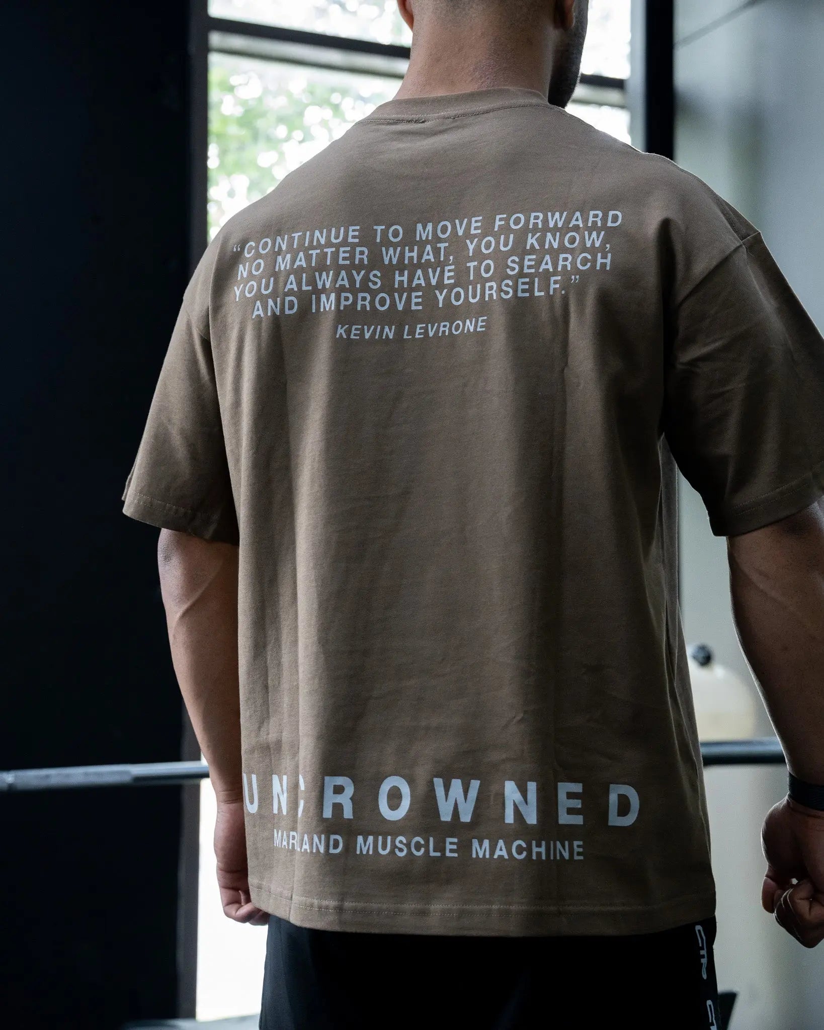 UNCROWNED OVERSIZED TEE IN TIMBER COVERTHEPUMP