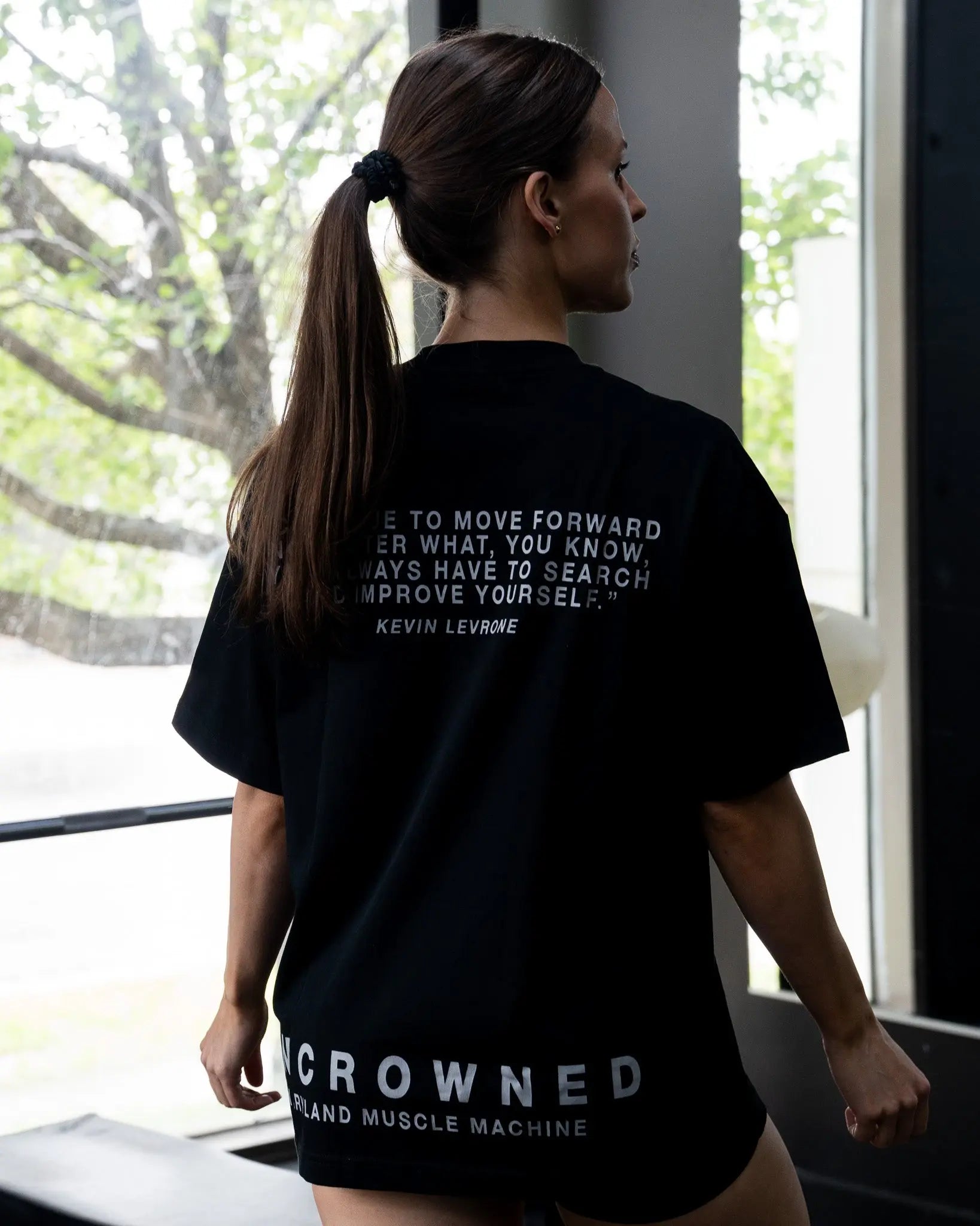 UNCROWNED OVERSIZED TEE IN MIDNIGHT BLACK COVERTHEPUMP