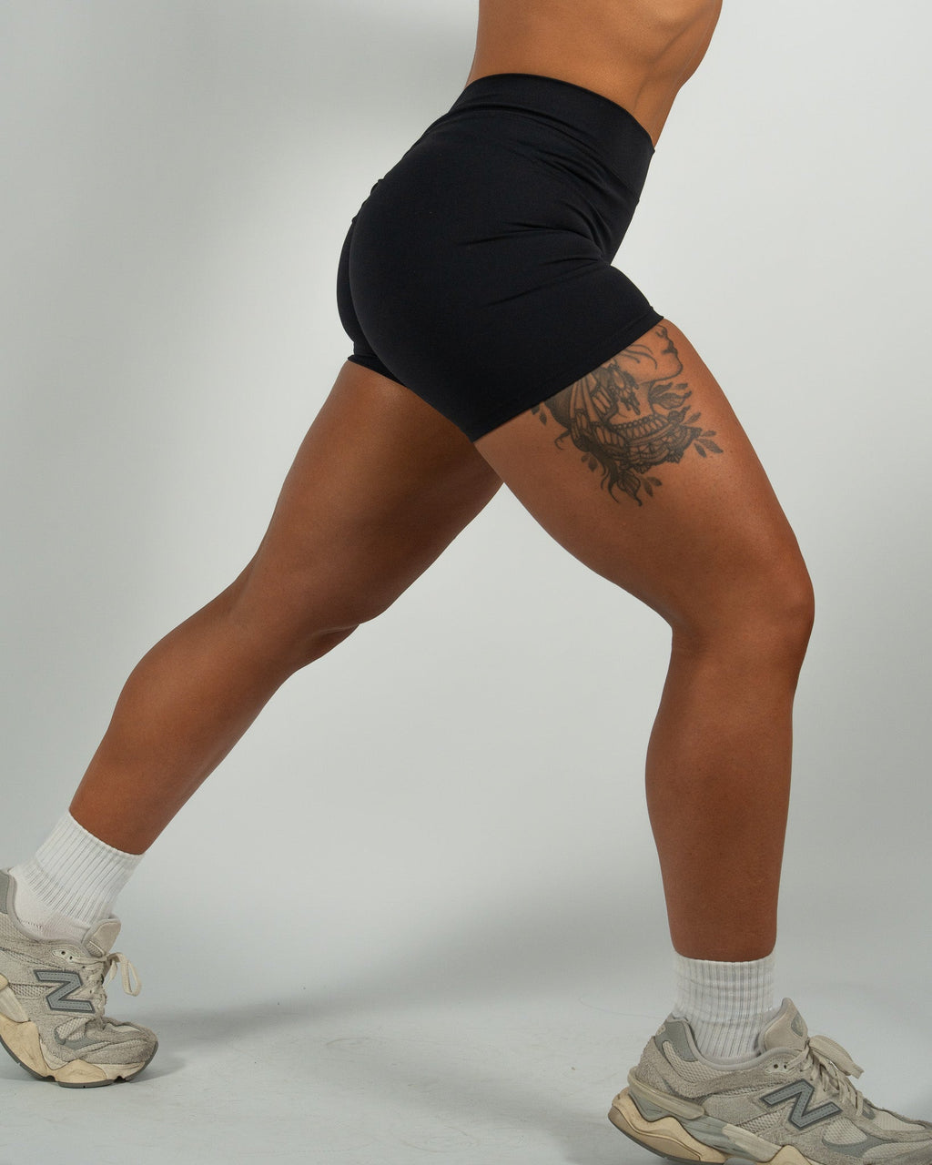 CTP “ELEVATE” SCRUNCH SHORTS IN RAVEN COVERTHEPUMP