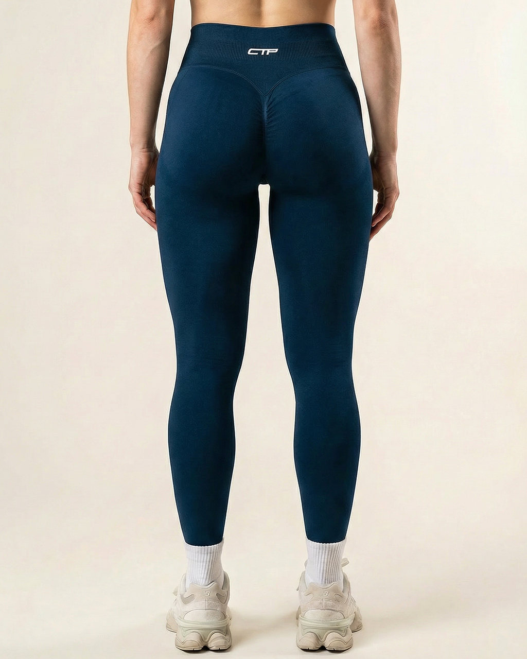 CTP “VEGA” SEAMLESS SCRUNCH LEGGINGS IN RIPTIDE COVERTHEPUMP