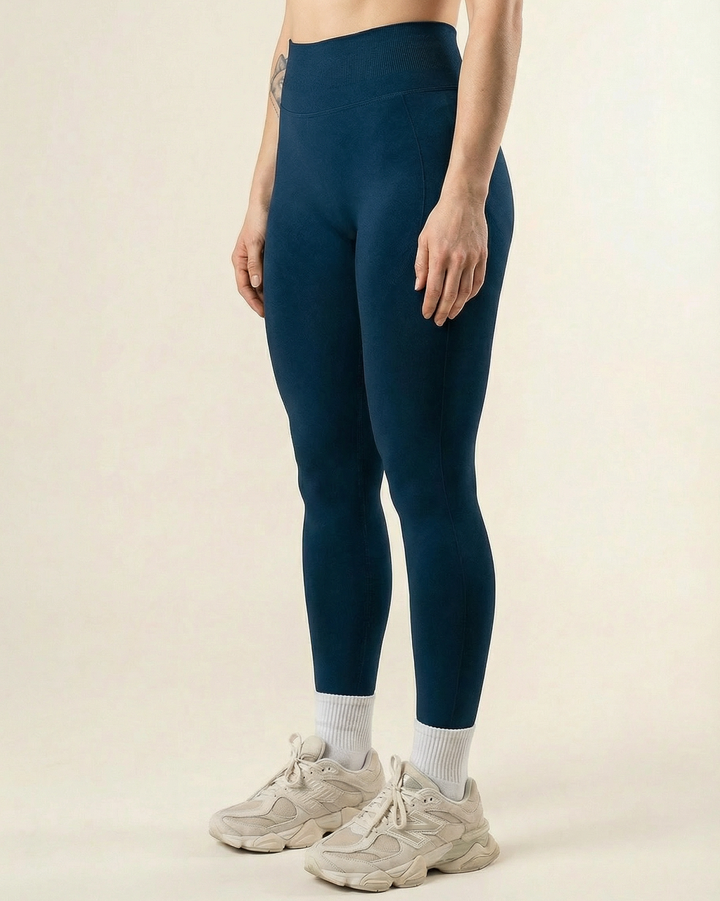 CTP “VEGA” SEAMLESS SCRUNCH LEGGINGS IN RIPTIDE COVERTHEPUMP