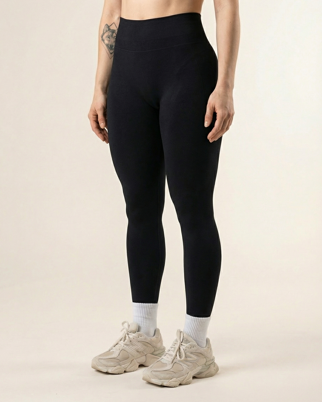 CTP “VEGA” SEAMLESS SCRUNCH LEGGINGS IN CHARCOAL COVERTHEPUMP